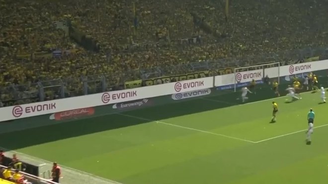 Bundesliga : le Bayern remporte la Bundesliga de la folie et prolonge son règne d’une année supplémentaire : 11 titres de champion d’affilée. Bundesliga : le Bayern remporte la Bundesliga de la folie et prolonge son règne d’une année supplémentaire : 11 titres de champion d’affilée.