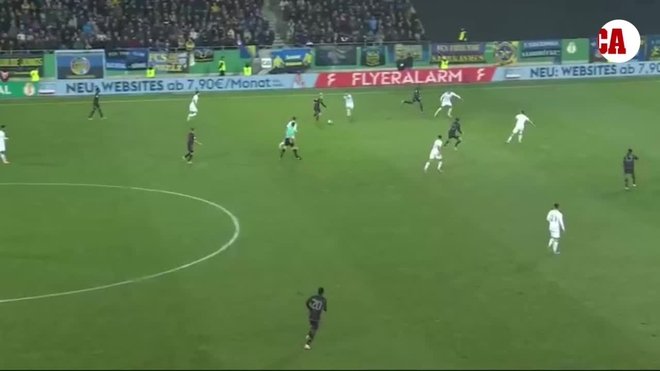 Bundesliga : L’incroyable histoire de Saarbrcken, l' »équipe sans pays » qui a battu le Bayern et stupéfié le Bernabéu. Bundesliga : L’incroyable histoire de Saarbrcken, l' »équipe sans pays » qui a battu le Bayern et stupéfié le Bernabéu.
