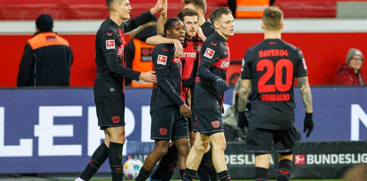 Résumé et buts de Bayer Leverkusen-Bochum (4-0), match de Bundesliga 16 2023/2024. Résumé et buts de Bayer Leverkusen-Bochum (4-0), match de Bundesliga 16 2023/2024.