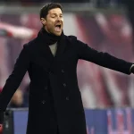 Bundesliga : Xabi Alonso sur un pied d&rsquo;égalité avec Guardiola après un match aller « parfait » en Bundesliga