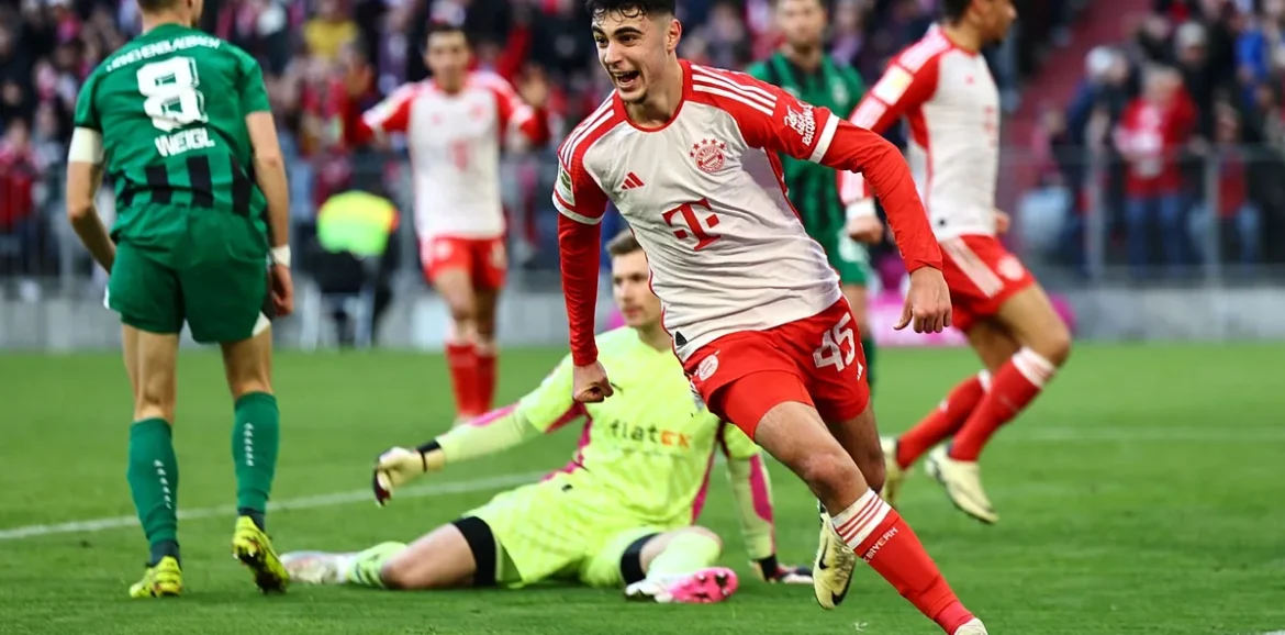 Bundesliga : Aleksandar Pavlovic, de ramasseur de balles à talisman anti-Leverkusen du Bayern : « Nous ne le féliciterons jamais assez ». Bundesliga : Aleksandar Pavlovic, de ramasseur de balles à talisman anti-Leverkusen du Bayern : « Nous ne le féliciterons jamais assez ».