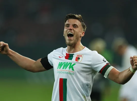 Bundesliga : Demirovic, le « boxeur » et ancien joueur des Alavs qui a percé en Bundesliga grâce à ses buts.
