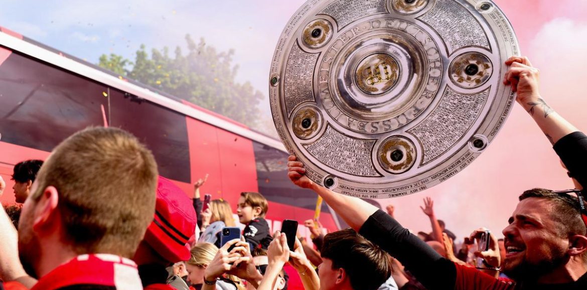 Bayer Leverkusen : Xabi Alonso, champion de Bundesliga avec son équipe de Leverkusen