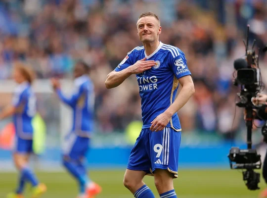 Championnat : la fin du  » conte de fées  » de Vardy : promotion… et adieu à Leicester ? et adieu à Leicester ?