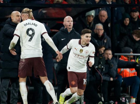 Premier League | Le poignet de Julián Álvarez à Haaland… et Pep