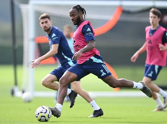 Premier League : Sterling montre déjà son « canon » à Arsenal