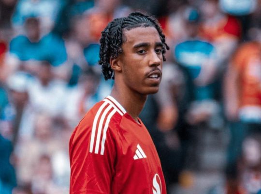 PREMIER LEAGUE : Amorim arrive avec un cadeau à Old Trafford
