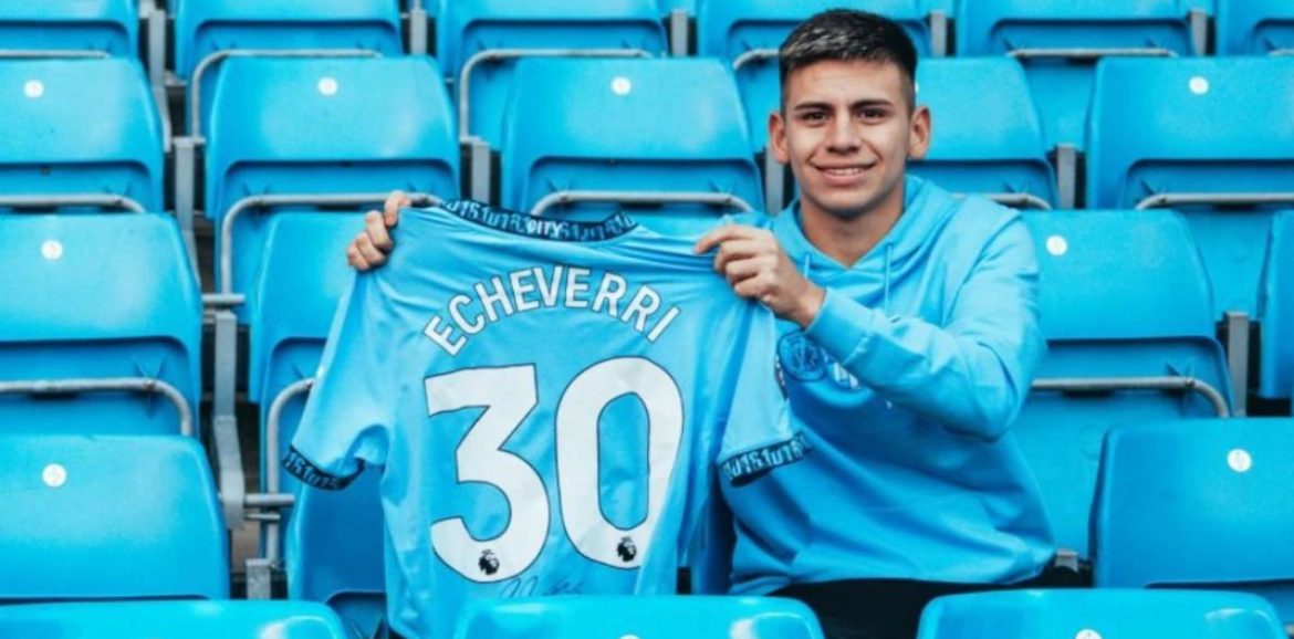 Claudio Echeverri : Guardiola tient sa nouvelle « perle » argentine : Echeverri est déjà à Manchester. Claudio Echeverri : Guardiola tient sa nouvelle « perle » argentine : Echeverri est déjà à Manchester.